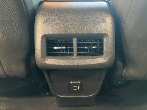 Used 2020 Chevrolet Equinox LS image 23