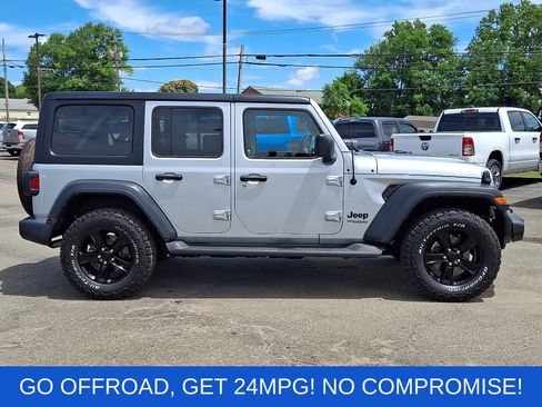 Used 2022 Jeep Wrangler Unlimited Sport AWD/4WD image 8