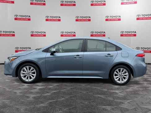 Used 2023 Toyota Corolla LE w/ LE Convenience Package FWD image 8
