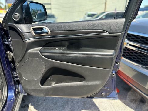 Used 2017 Jeep Grand Cherokee Limited w/ Trailer Tow Group IV AWD/4WD image 26