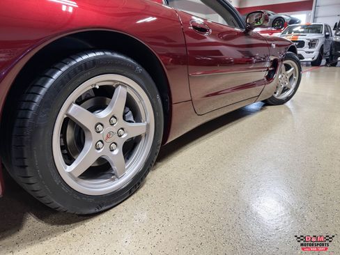 Used 2003 Chevrolet Corvette Coupe w/ Preferred Equipment Group RWD image 50