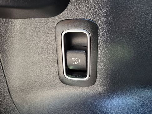 Used 2024 Mercedes-Benz GLB 250 image 30