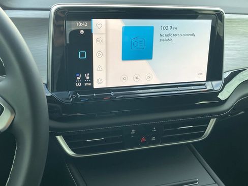 New 2026 Volkswagen Atlas Cross Sport SE FWD image 21