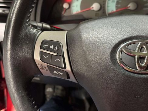 Used 2011 Toyota Camry image 15