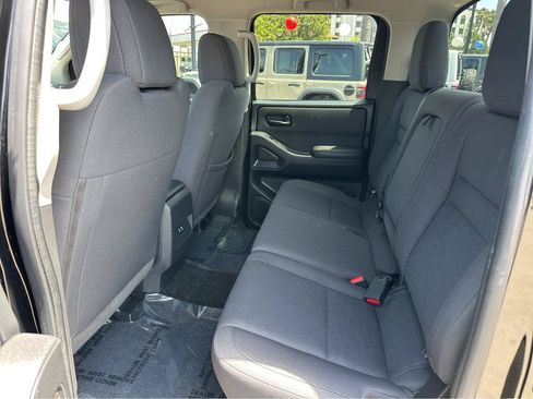 Used 2022 Nissan Frontier S w/ Technology Package RWD image 10