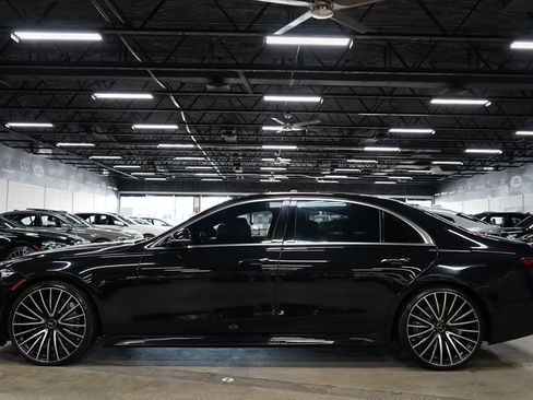 Used 2022 Mercedes-Benz S 580 4MATIC Sedan image 2