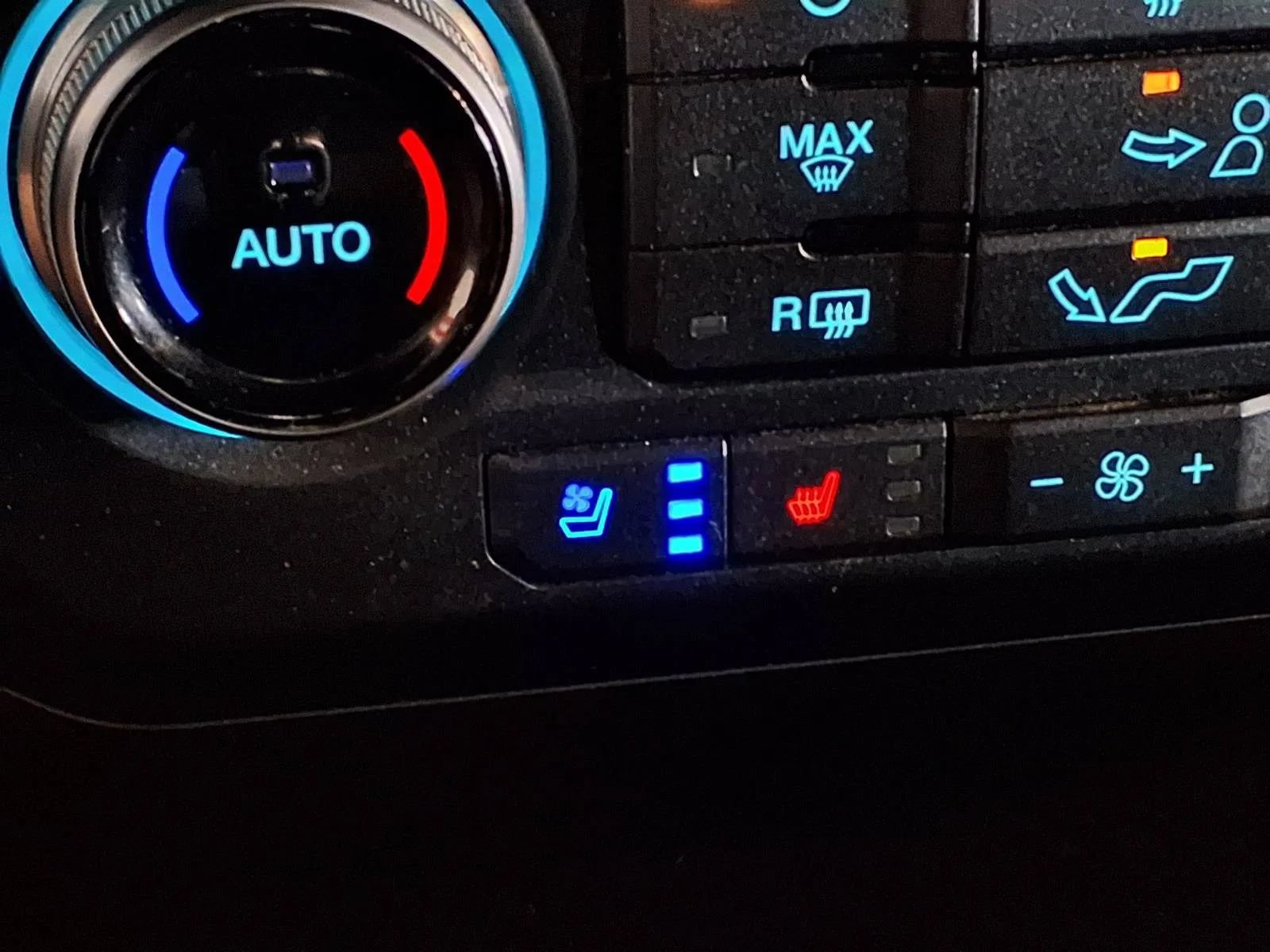 Used 2019 Ford F150 Raptor w/ Equipment Group 802A Luxury AWD/4WD image 22