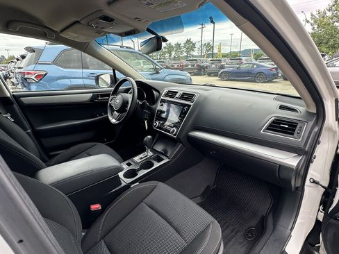 Used 2018 Subaru Outback 2.5i Premium AWD/4WD image 32
