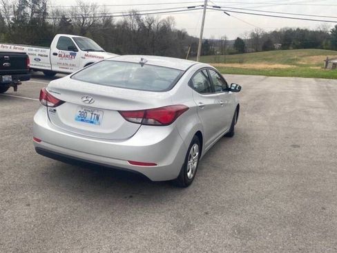 Used 2016 Hyundai Elantra SE FWD image 4