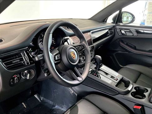 New 2026 Porsche Macan S image 4