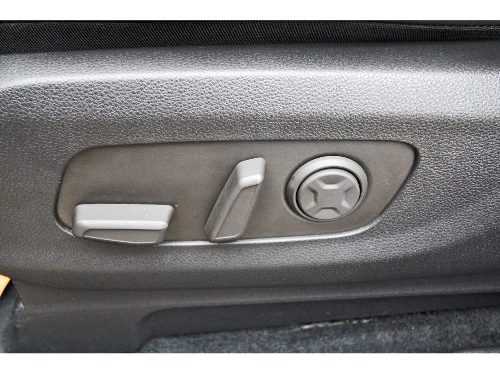 Used 2025 Kia Carnival SX Prestige FWD image 30