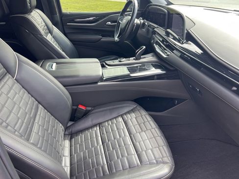 Used 2023 Cadillac Escalade V image 17