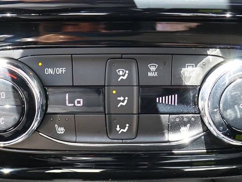 Used 2025 Chevrolet Trax ACTIV w/ Sunroof Package FWD image 45