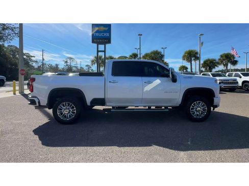 Used 2023 Chevrolet Silverado 2500 High Country w/ Technology Package image 5