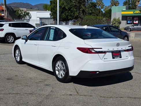 Used 2025 Toyota Camry LE image 6