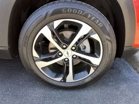 Certified 2024 Chevrolet Trax RS FWD image 10