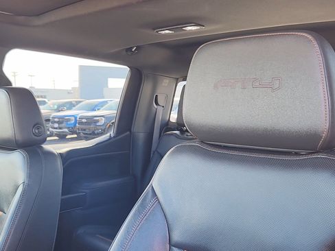 Used 2022 GMC Sierra 1500 AT4 w/ AT4 Preferred Package image 10