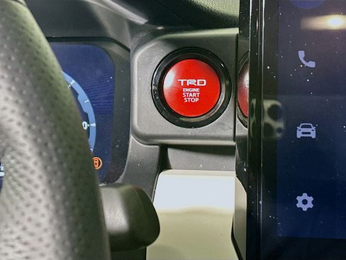 Used 2024 Toyota Tacoma TRD Sport w/ TRD Sport Upgrade Package RWD image 20