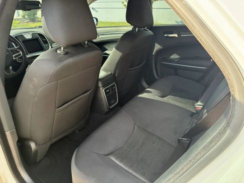 Used 2021 Chrysler 300 Touring RWD image 12