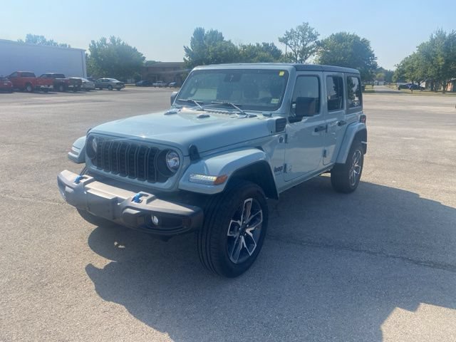 Used 2024 Jeep Wrangler Unlimited AWD/4WD image 2
