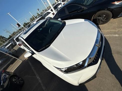 Used 2019 Honda CR-V EX image 3