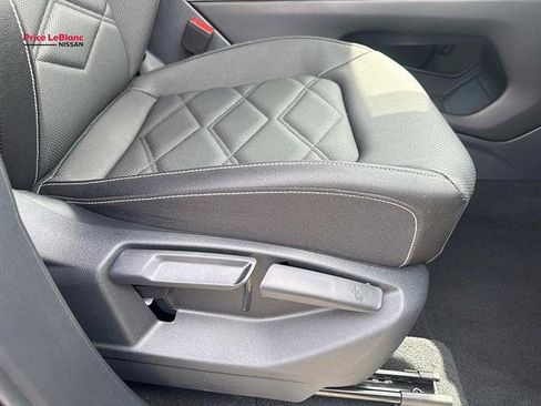 Used 2025 Volkswagen Atlas SE FWD image 11