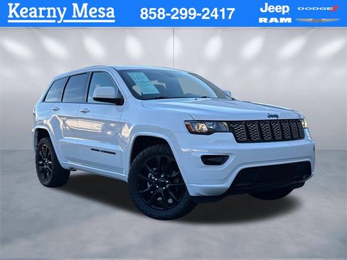 Used 2020 Jeep Grand Cherokee Altitude image 1