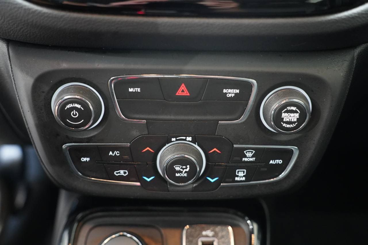 Used 2018 Jeep Compass Limited w/ Navigation Group AWD/4WD image 22