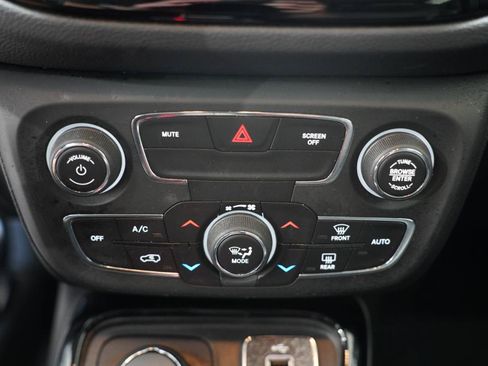 Used 2018 Jeep Compass Limited w/ Navigation Group AWD/4WD image 22