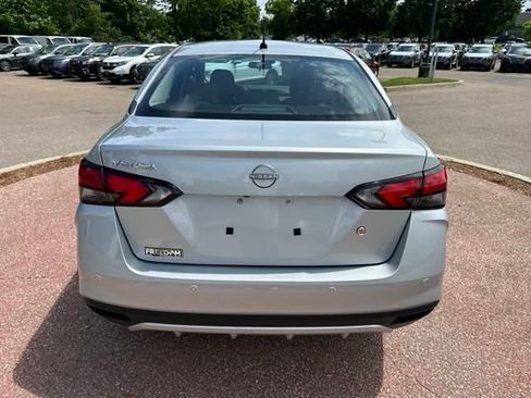 Used 2025 Nissan Versa S w/ Trunk Package image 4