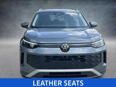 Certified 2026 Volkswagen Tiguan SE FWD image 10