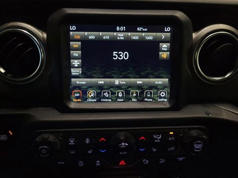 Used 2020 Jeep Wrangler Unlimited Sahara AWD/4WD image 25