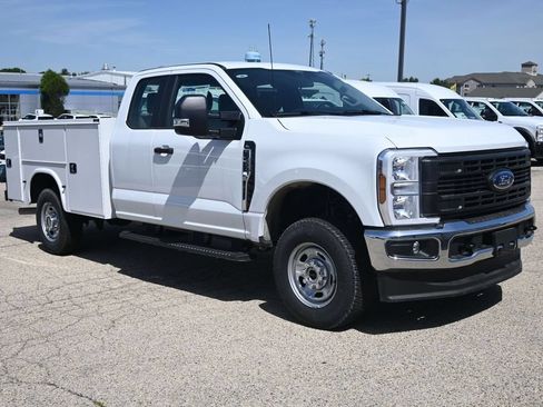 New 2026 Ford F250 XL w/ XL Chrome Package AWD/4WD image 2
