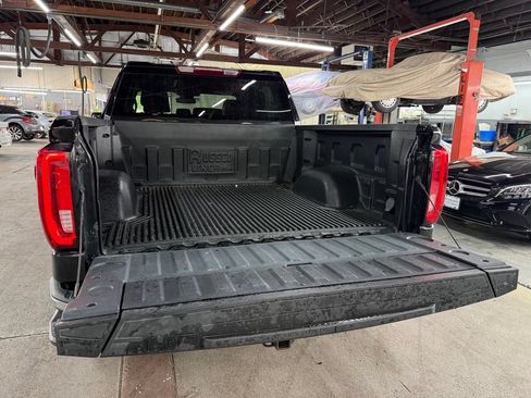 Used 2025 GMC Sierra 1500 SLT AWD/4WD image 4