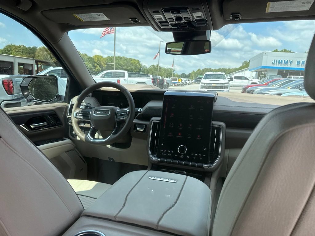 Used 2026 GMC Yukon XL Denali w/ Sun & Power Step Package RWD image 9