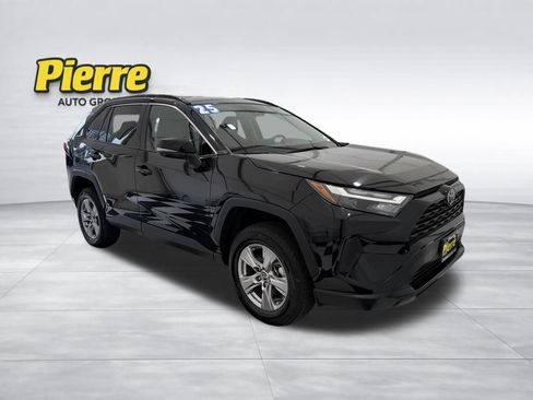 Used 2025 Toyota RAV4 XLE FWD image 6