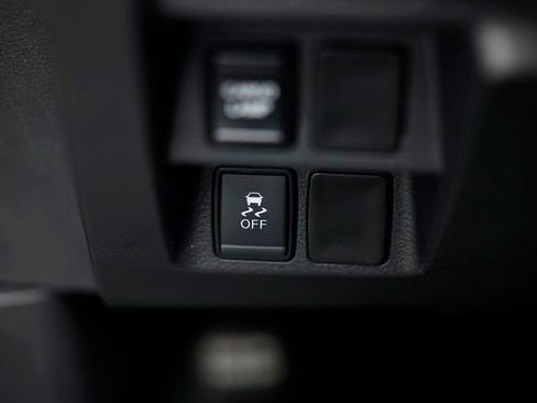 Used 2025 Nissan Frontier SV w/ SV Convenience Package image 31