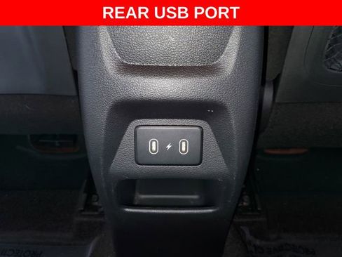 Used 2024 Hyundai Venue SEL image 24