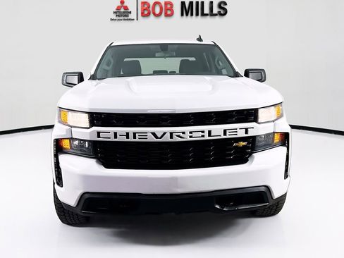 Used 2022 Chevrolet Silverado 1500 Custom image 2