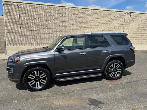 Used 2016 Toyota 4Runner Limited AWD/4WD image 8