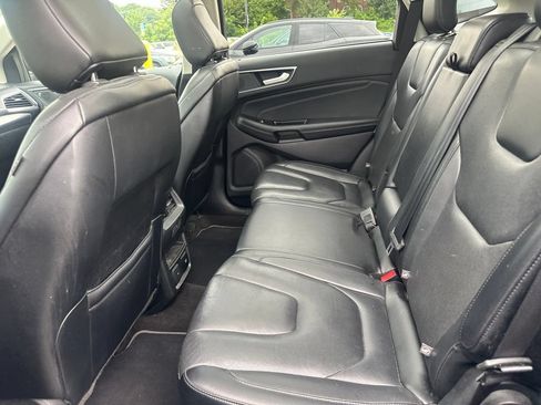 Used 2020 Ford Edge Titanium w/ Equipment Group 301A AWD/4WD image 38