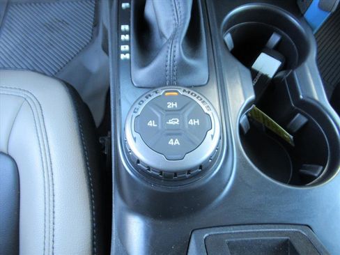 Used 2024 Ford Bronco Wildtrak image 27