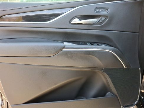 Certified 2024 Cadillac Escalade Sport w/ LPO, ONYX Package image 15