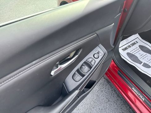 Used 2025 Nissan Sentra SV image 12