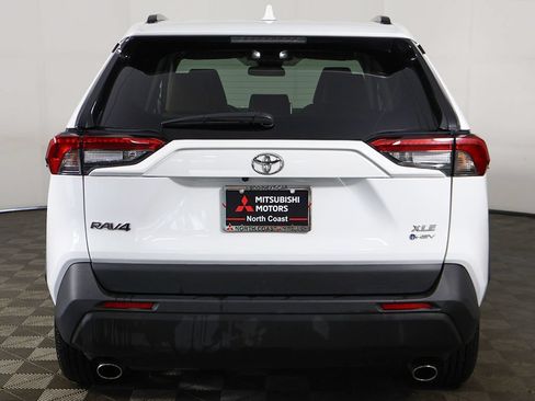 Used 2025 Toyota RAV4 XLE AWD/4WD image 10