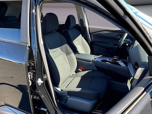 New 2026 Nissan Rogue S image 9