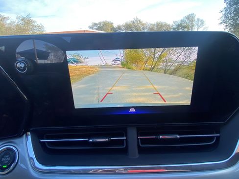 Used 2025 Chevrolet Trax LT w/ LT Convenience Package image 21