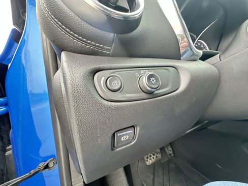 Used 2024 Chevrolet Blazer LT w/ Convenience Package image 17