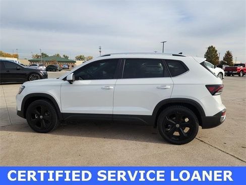 New 2025 Volkswagen Taos SEL image 7