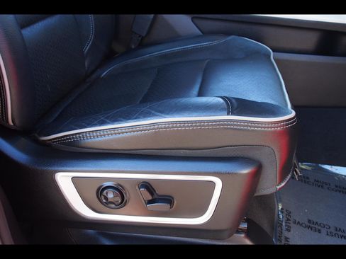 Used 2019 RAM 1500 Laramie image 13